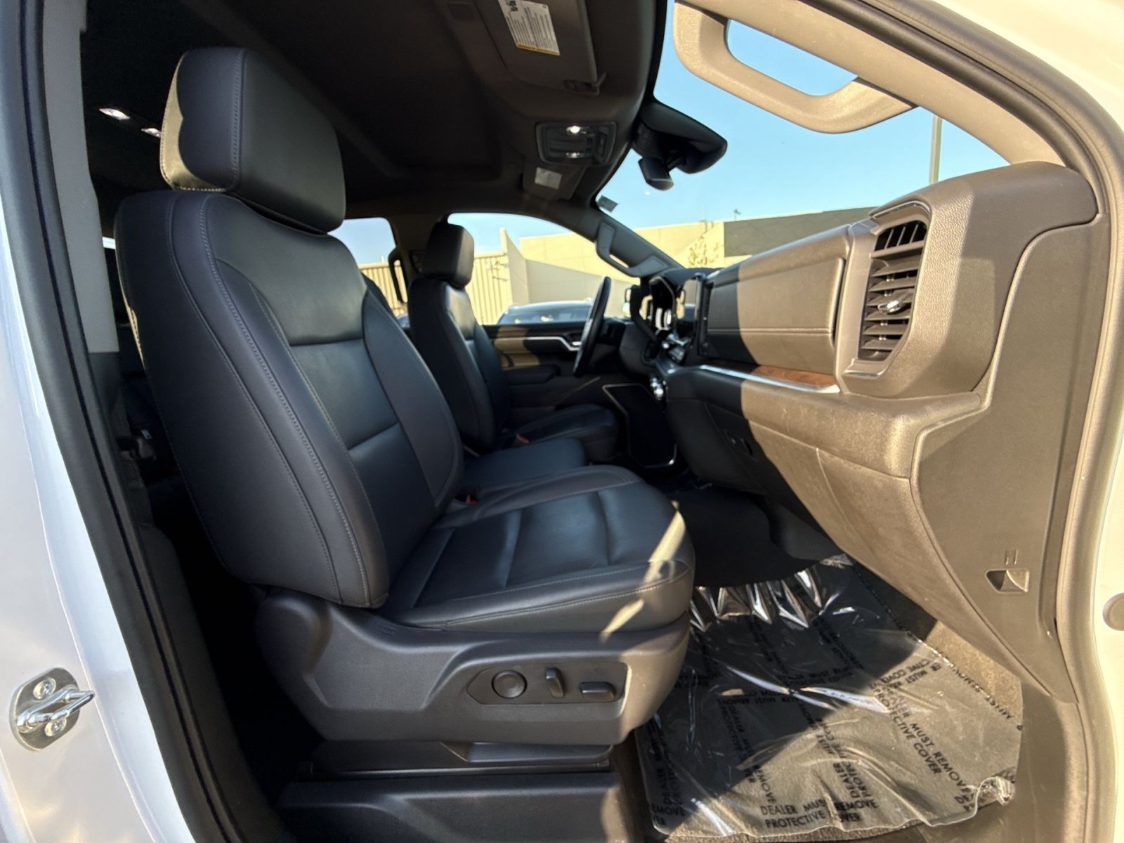 Used 2025 GMC Sierra 1500 SLT AWD/4WD image 21