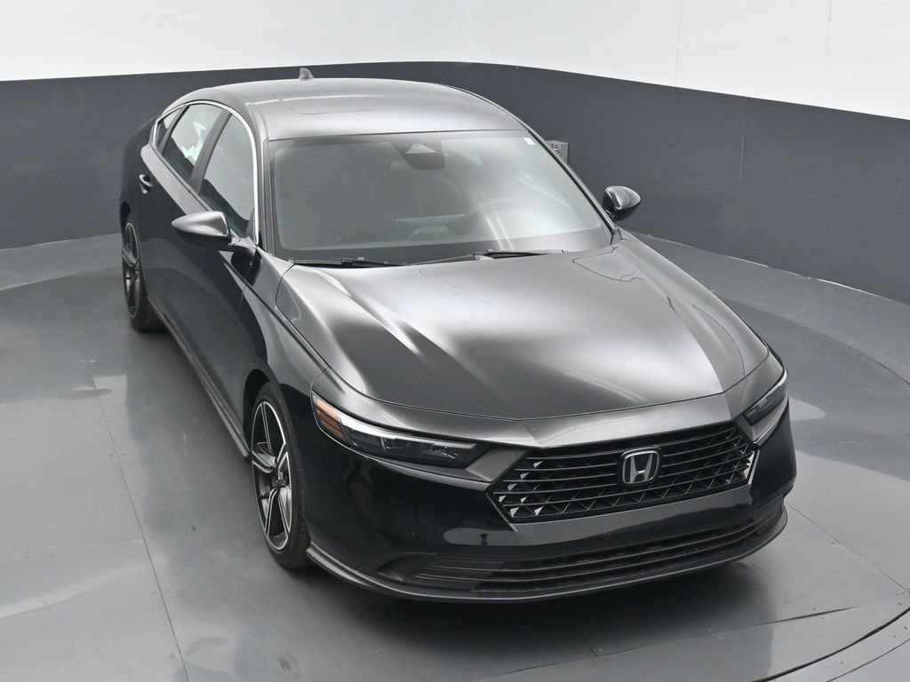 Used 2023 Honda Accord Sport image 3