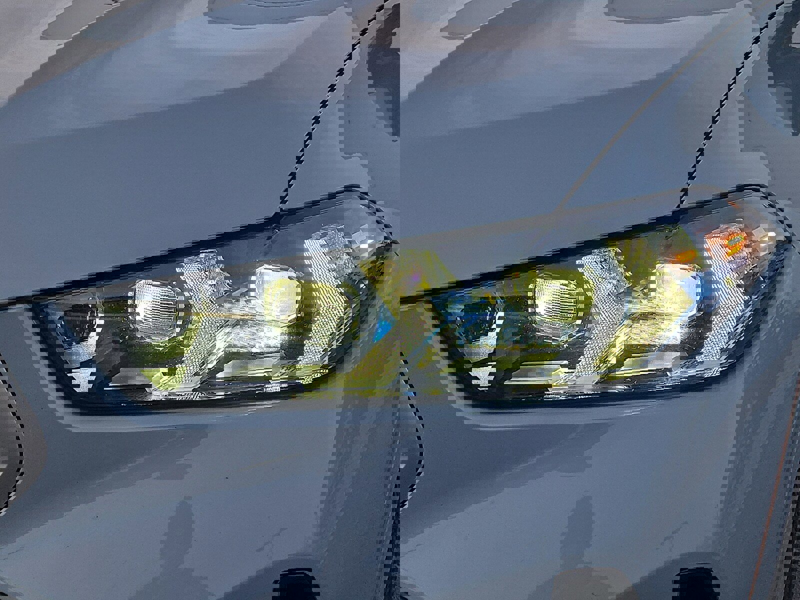 Certified 2025 BMW X6 xDrive40i image 9