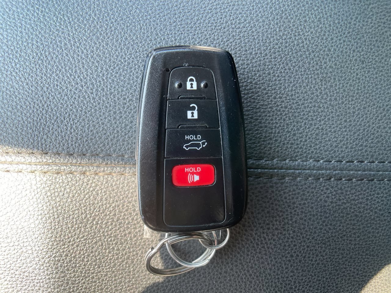 Used 2019 Toyota RAV4 Limited AWD/4WD image 30