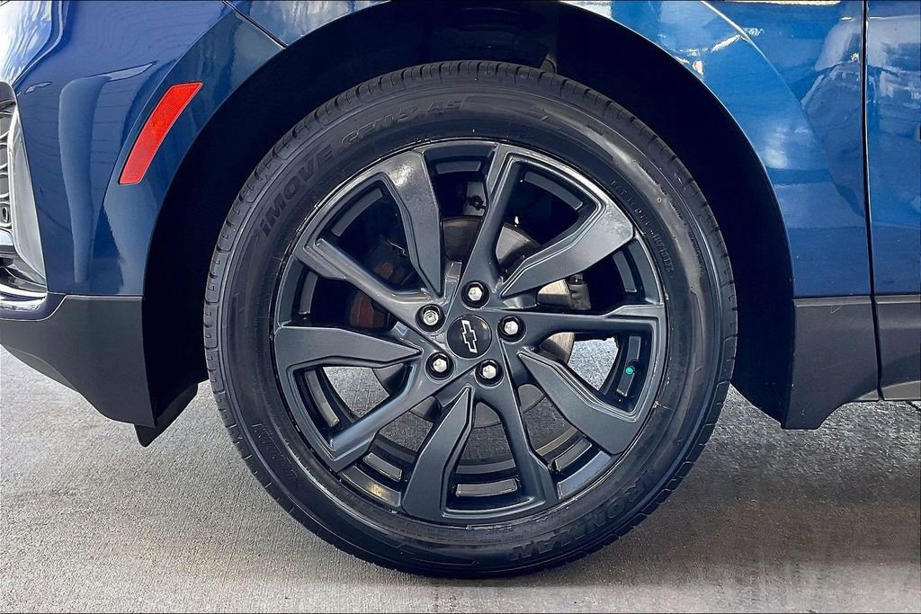Used 2022 Chevrolet Equinox RS w/ RS Leather Package FWD image 9