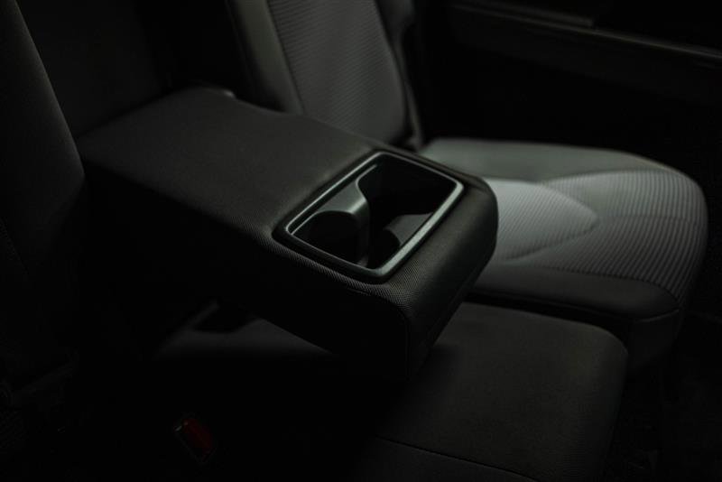 Used 2020 Toyota Highlander LE image 14