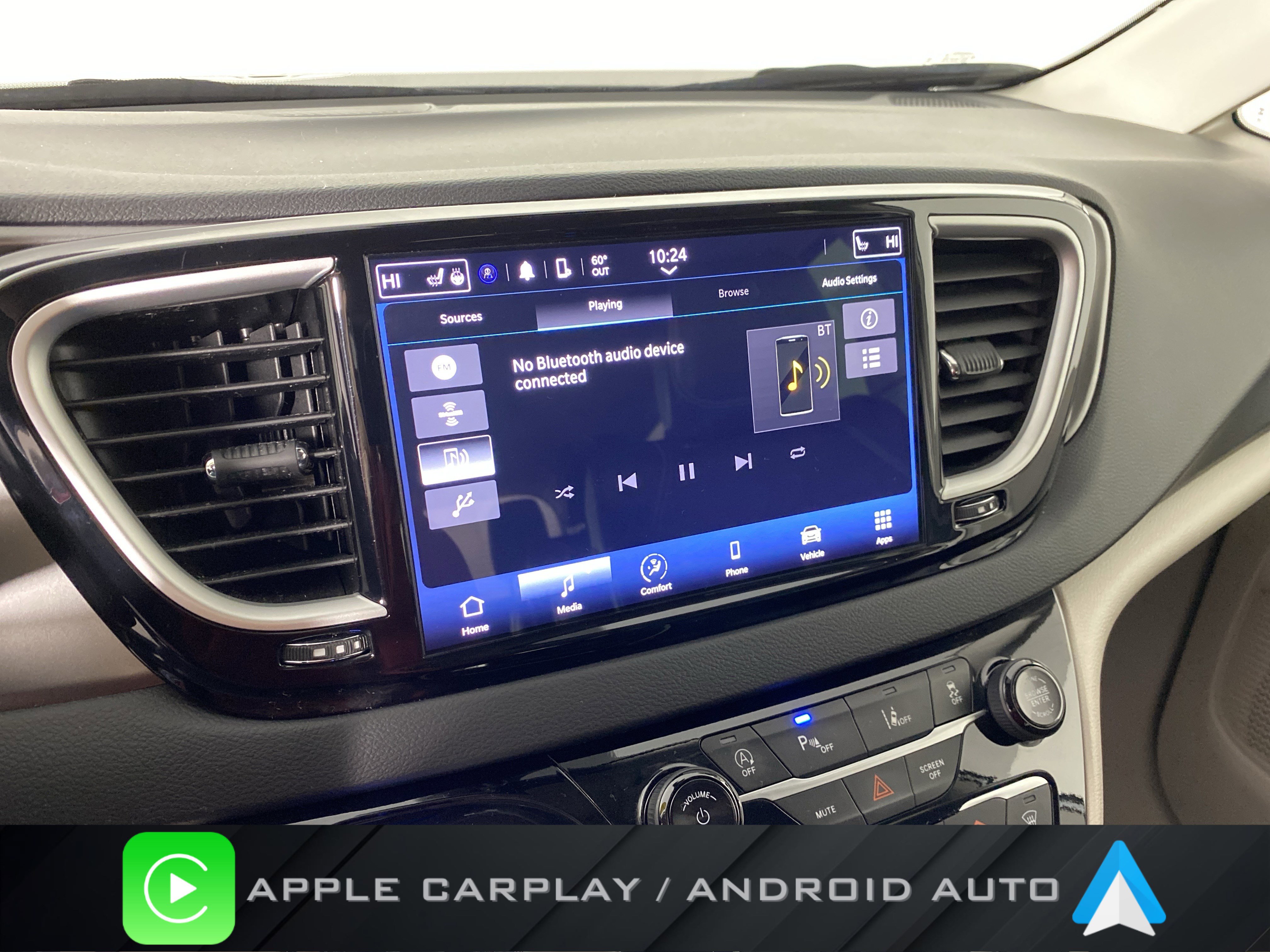 Used 2024 Chrysler Pacifica Touring-L image 2