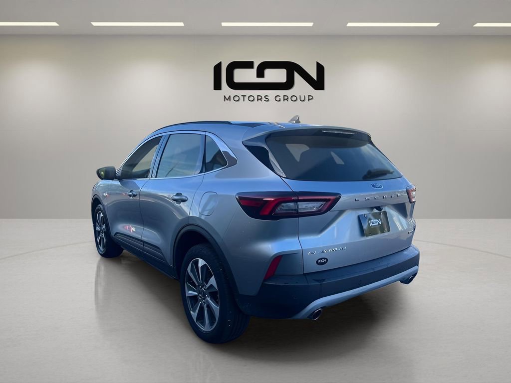 Used 2023 Ford Escape Platinum image 3