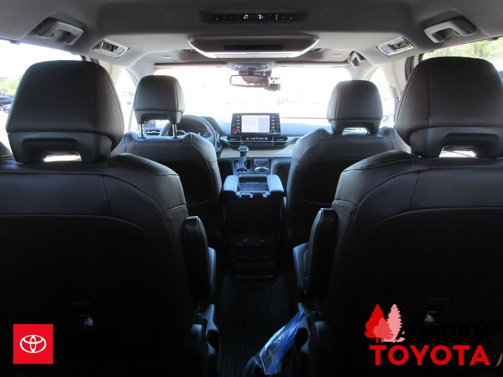 Certified 2023 Toyota Sienna Platinum image 21
