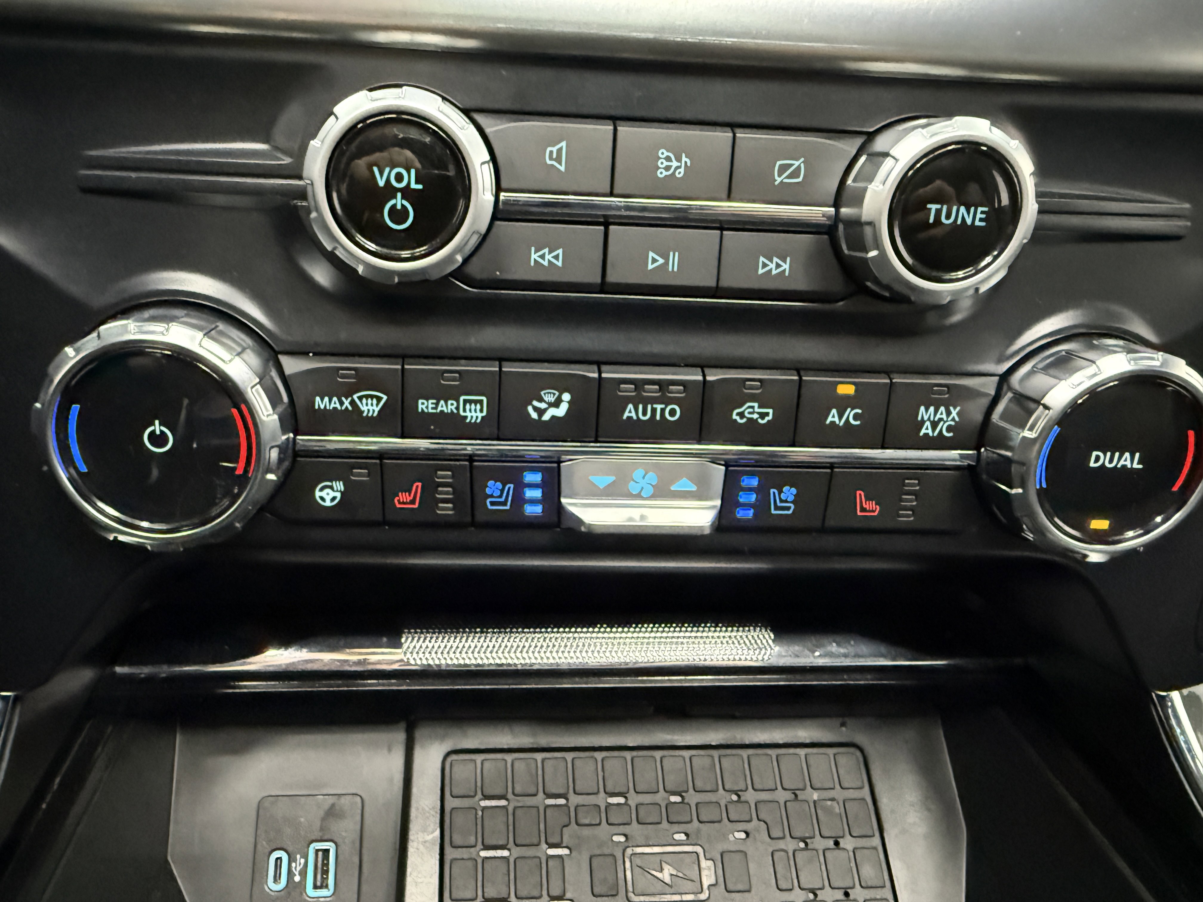 Used 2023 Ford F150 Lariat w/ Equipment Group 502A High AWD/4WD image 23