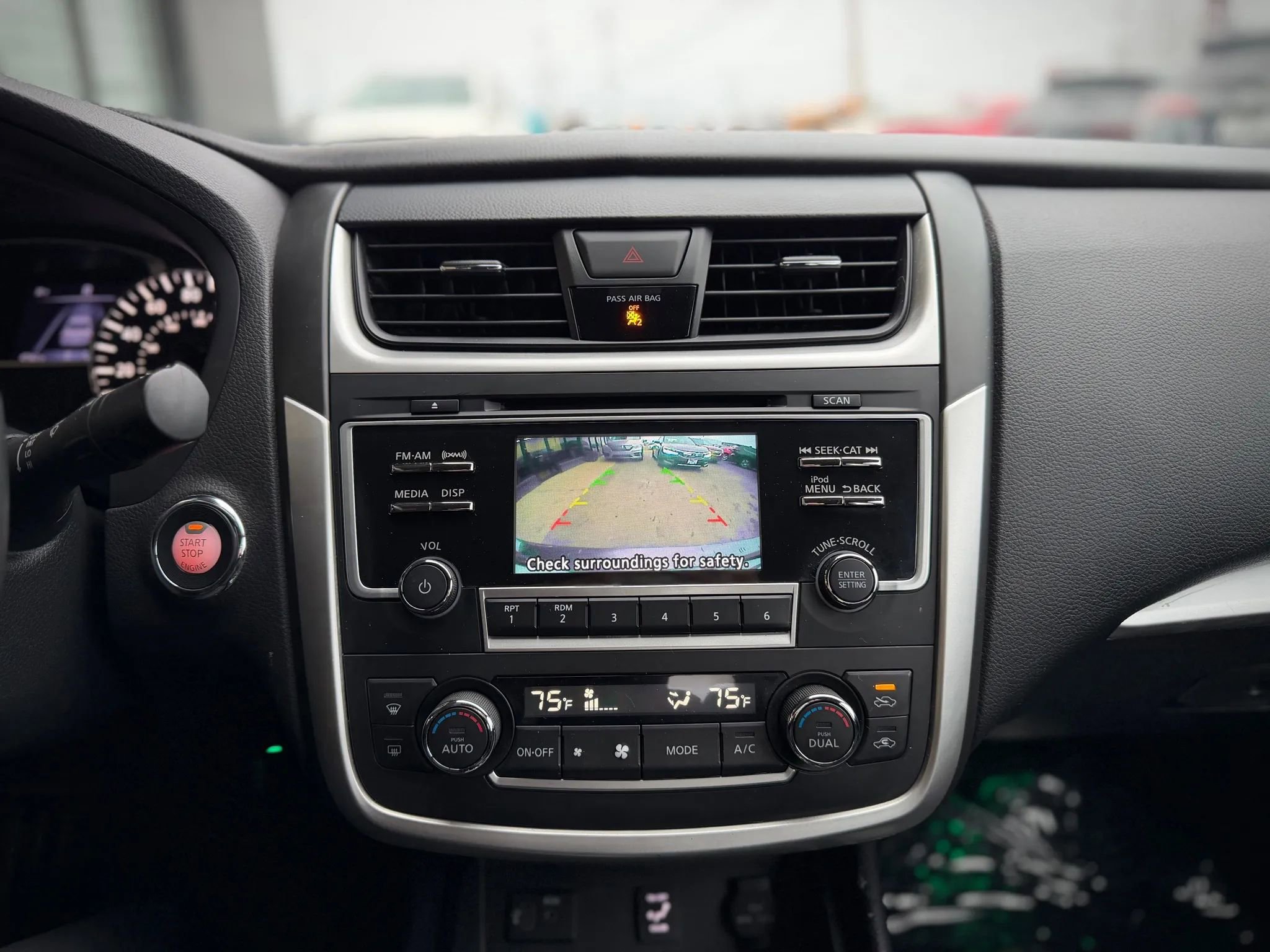 Used 2017 Nissan Altima 2.5 SV w/ Interior Lighting Package image 14