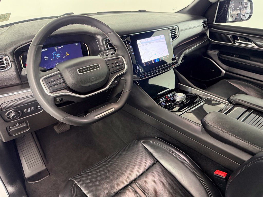 Used 2023 Jeep Wagoneer 4WD w/ Premium Group I image 12