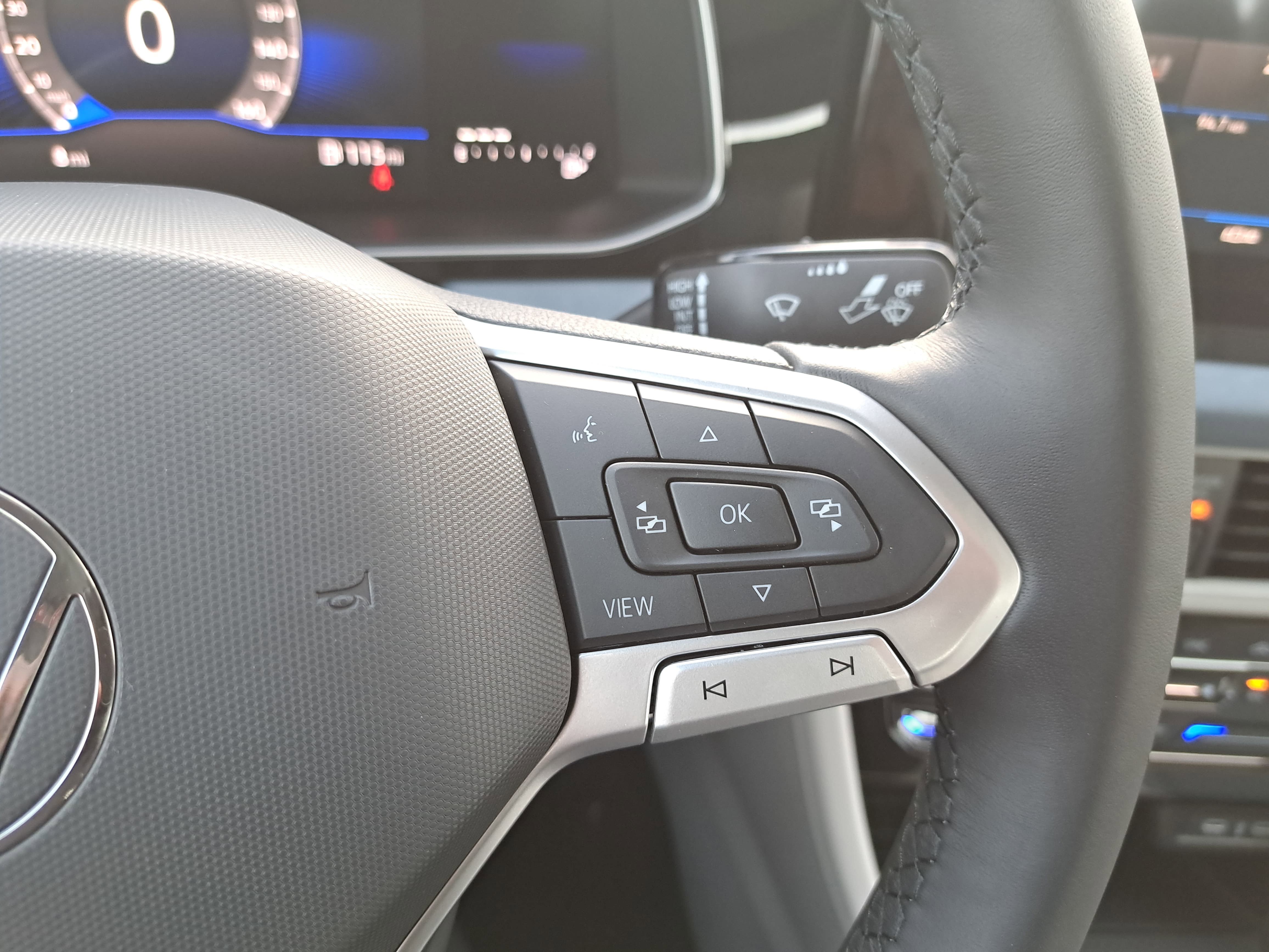 New 2026 Volkswagen Jetta SE FWD image 17