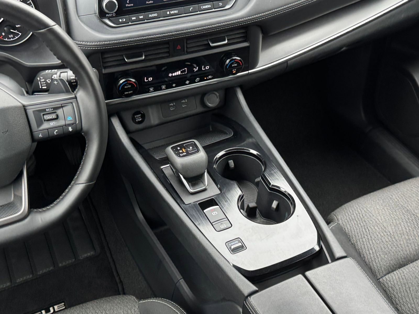 Used 2025 Nissan Rogue SV FWD image 43