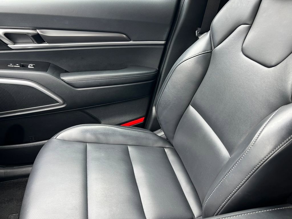 Used 2025 Kia Telluride S image 30
