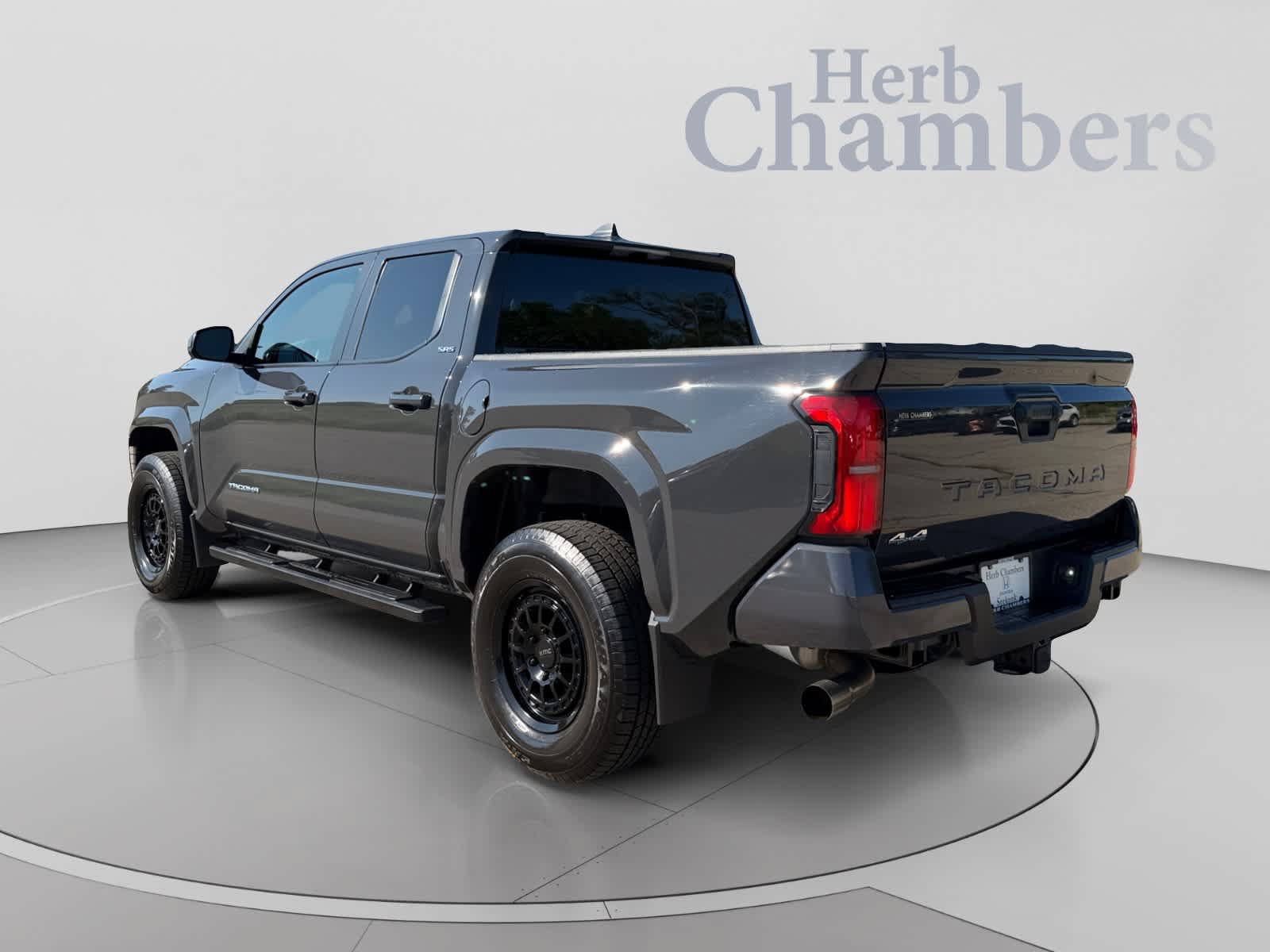 Used 2025 Toyota Tacoma SR5 AWD/4WD image 3