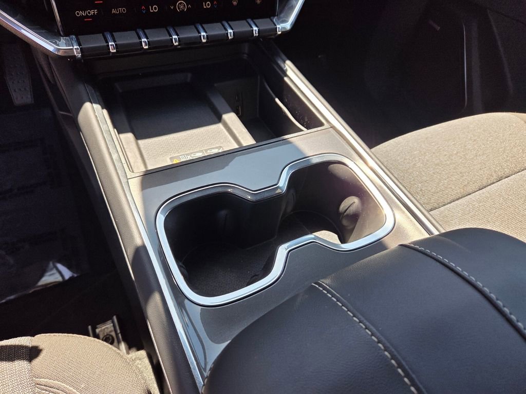 Used 2025 GMC Acadia Elevation image 27