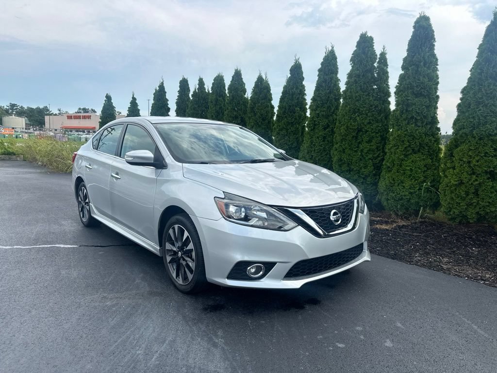 Used 2017 Nissan Sentra SR FWD image 2