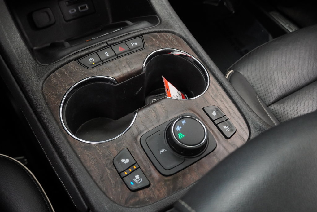Certified 2023 GMC Acadia Denali w/ Denali Technology Package FWD image 24