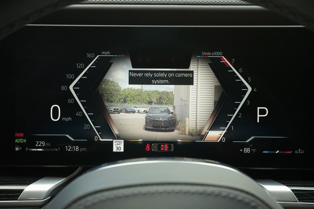 Used 2025 BMW 740i image 9