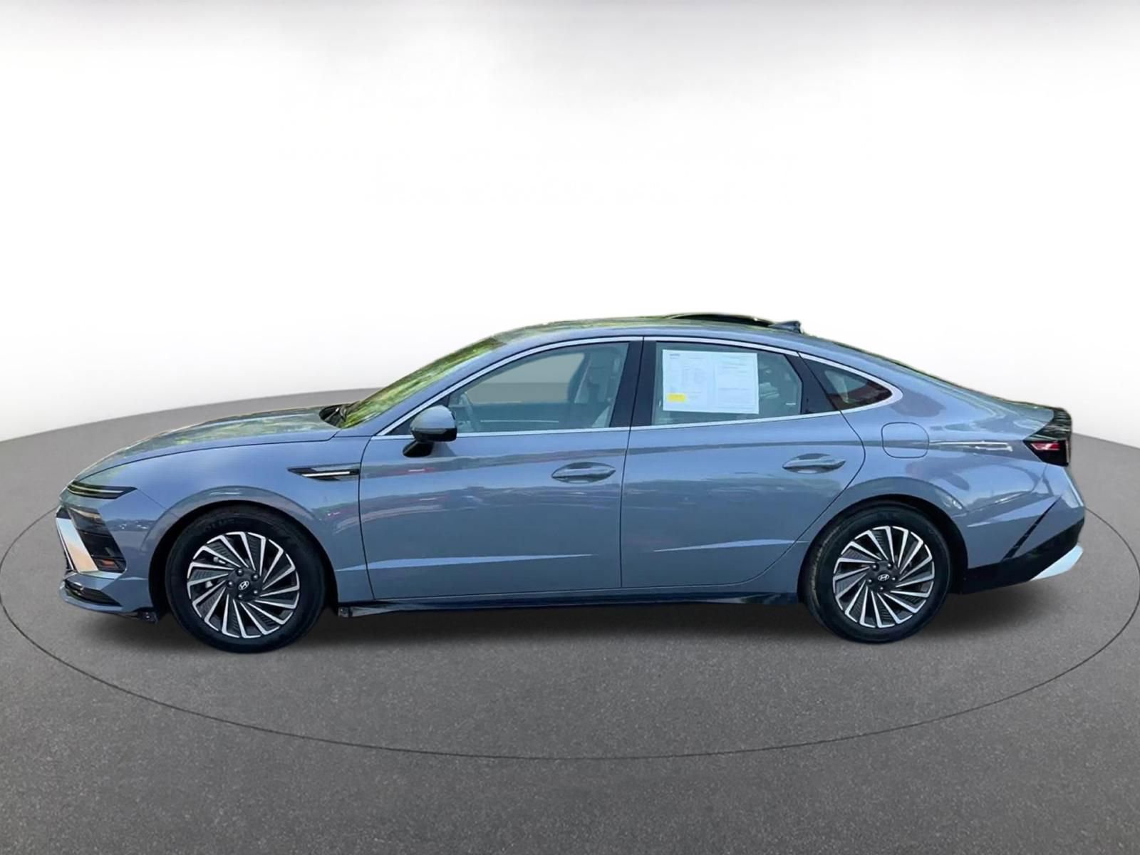 Used 2025 Hyundai Sonata SEL FWD image 9