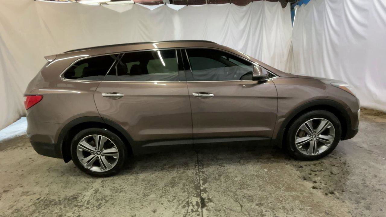 Used 2015 Hyundai Santa Fe GLS w/ Option Group 02 AWD/4WD image 9