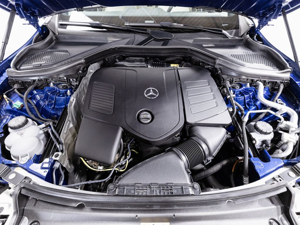 Used 2025 Mercedes-Benz GLC 350e 4MATIC w/ Driver Assistance Package image 35