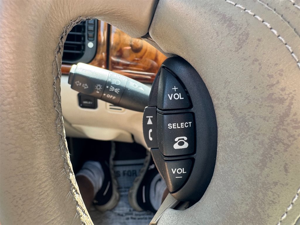 Used 2000 Jaguar XK8 Convertible image 17
