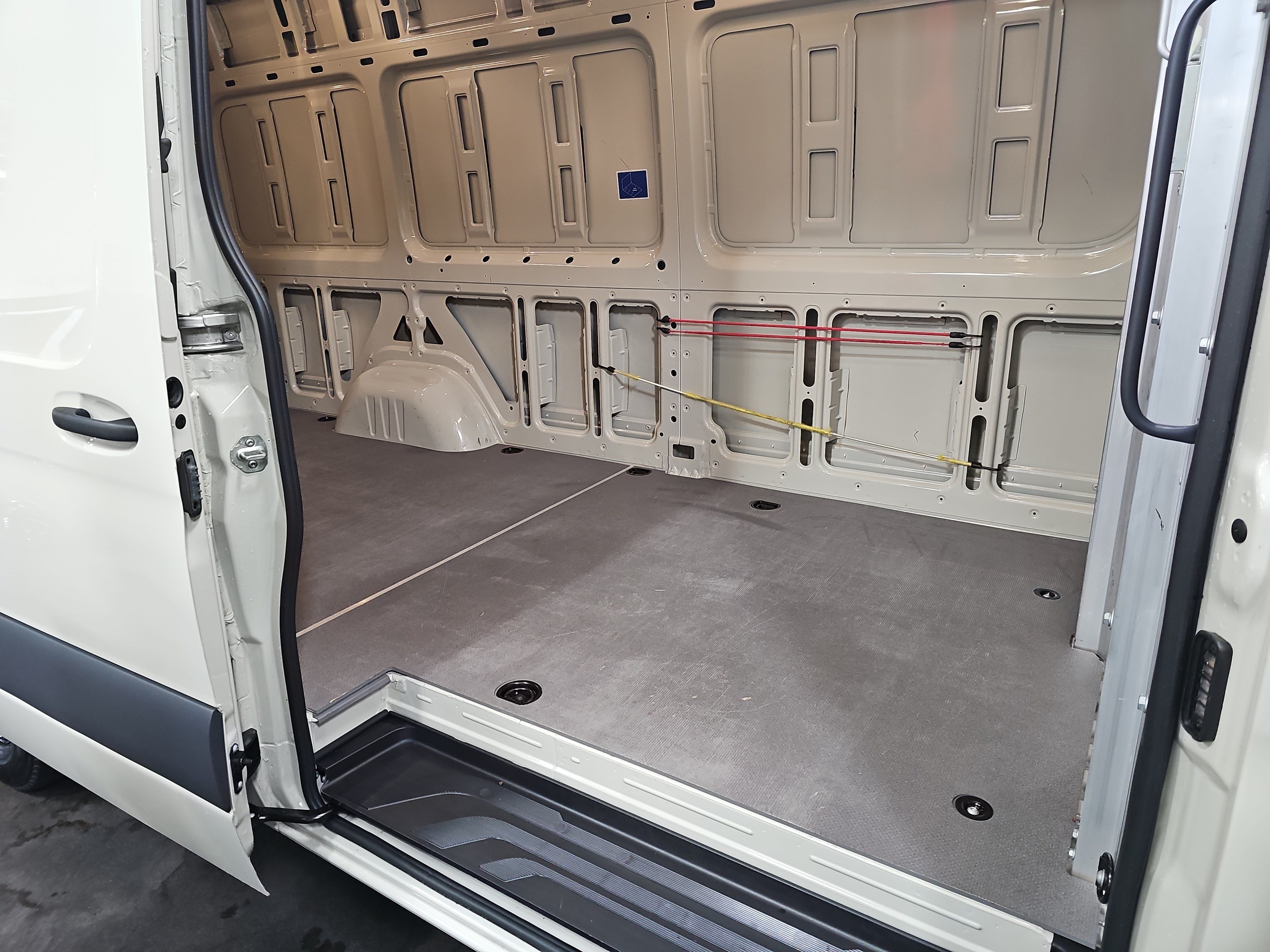 Used 2025 Mercedes-Benz Sprinter 2500 image 11