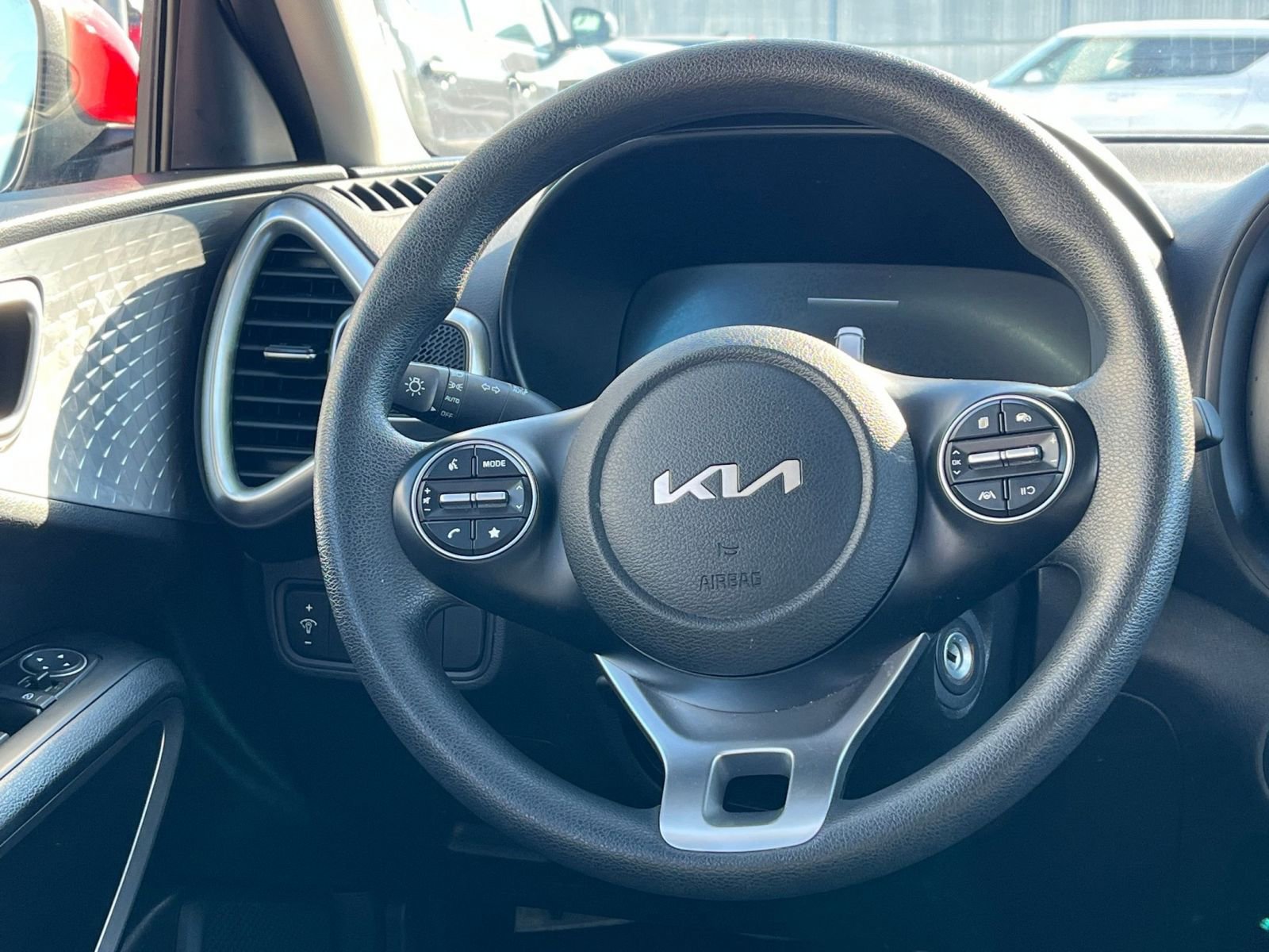 Used 2025 Kia Soul LX w/ LX Technology Package image 26