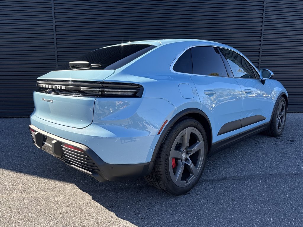 Certified 2025 Porsche Macan 4S Electric AWD/4WD image 5