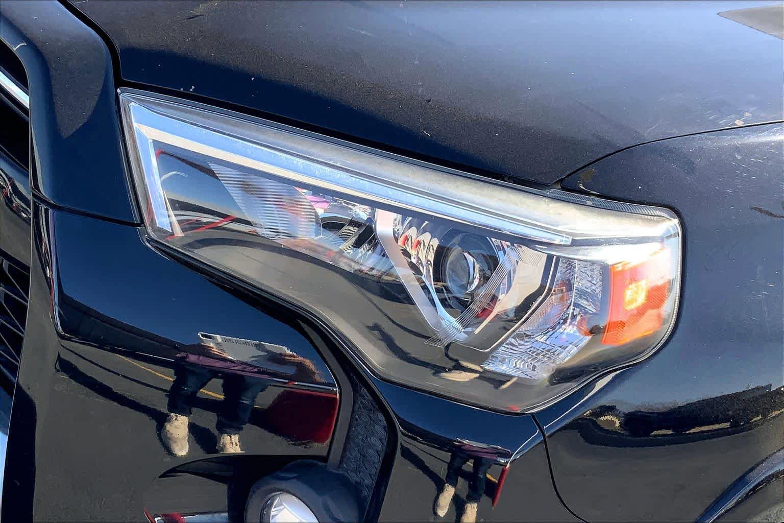 Used 2021 Toyota 4Runner TRD Off-Road Premium w/ Moonroof Package AWD/4WD image 28