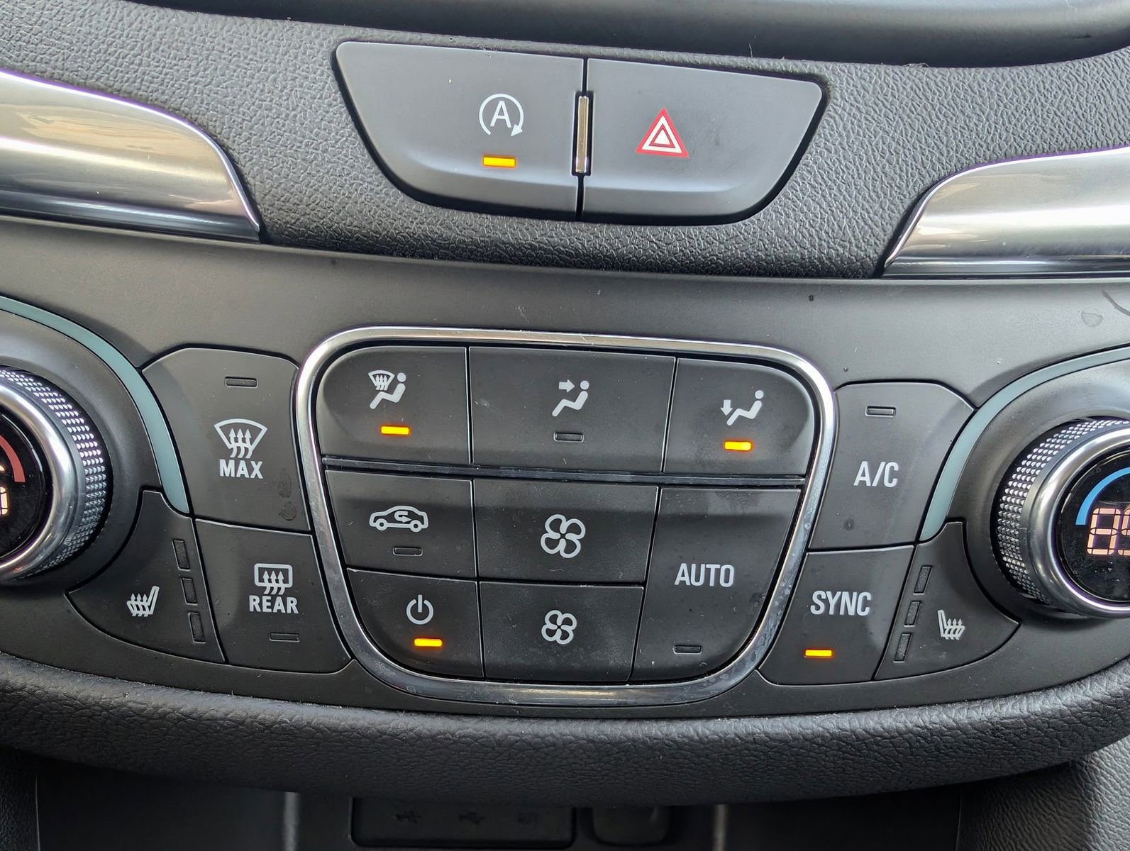 Used 2024 Chevrolet Equinox LT image 19