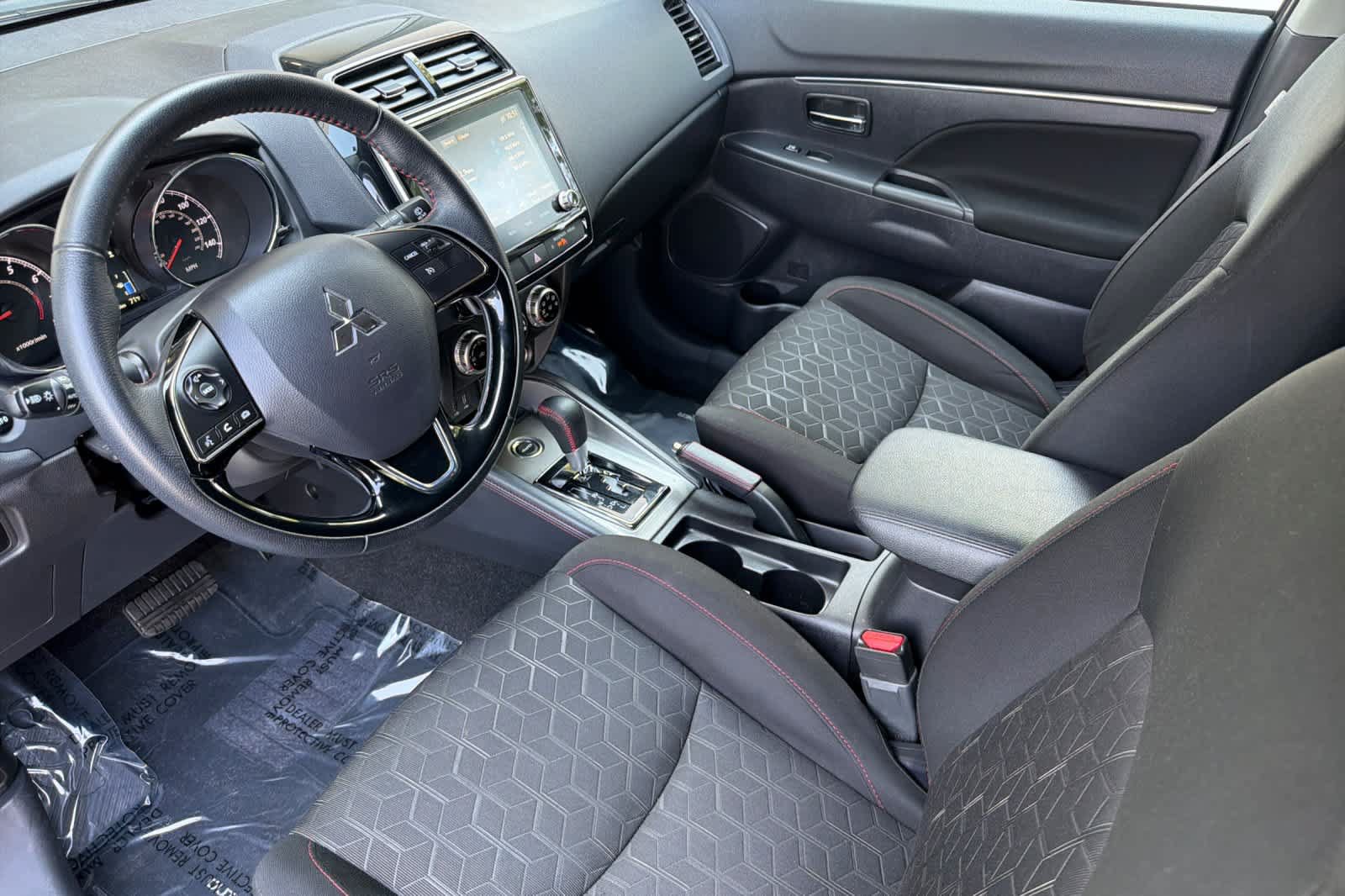 Used 2025 Mitsubishi Outlander Sport LE AWD/4WD image 13