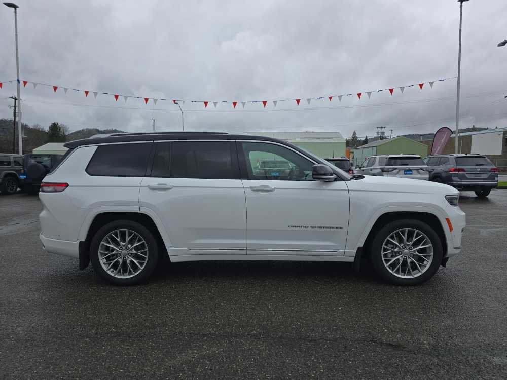 Used 2022 Jeep Grand Cherokee L Summit w/ Luxury Tech Group V image 6