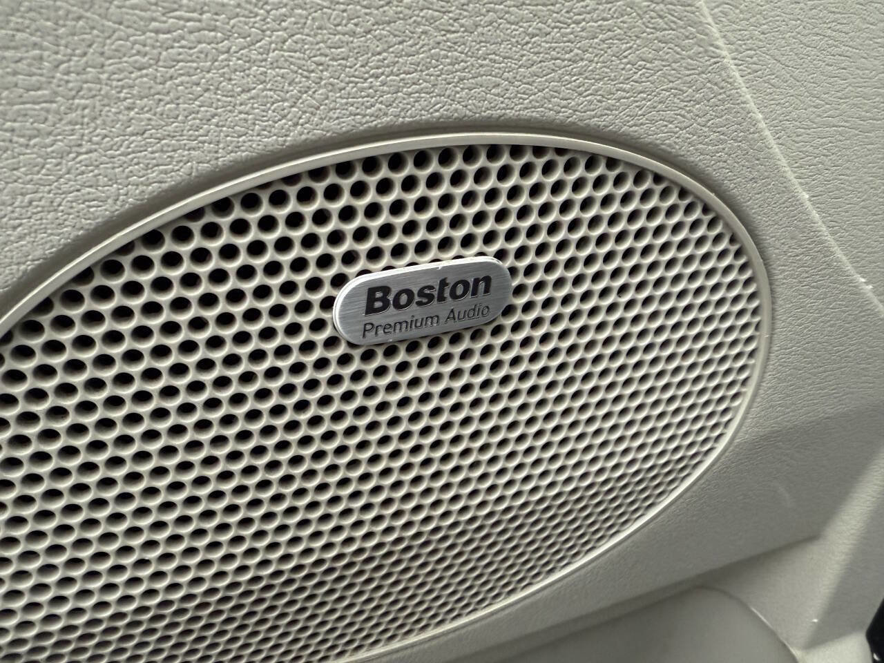 Used 2009 Jeep Grand Cherokee Limited w/ Quadra-Drive II 4X4 Group image 34