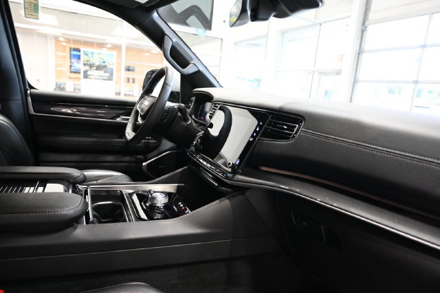 Used 2022 Jeep Wagoneer Series I AWD/4WD image 16