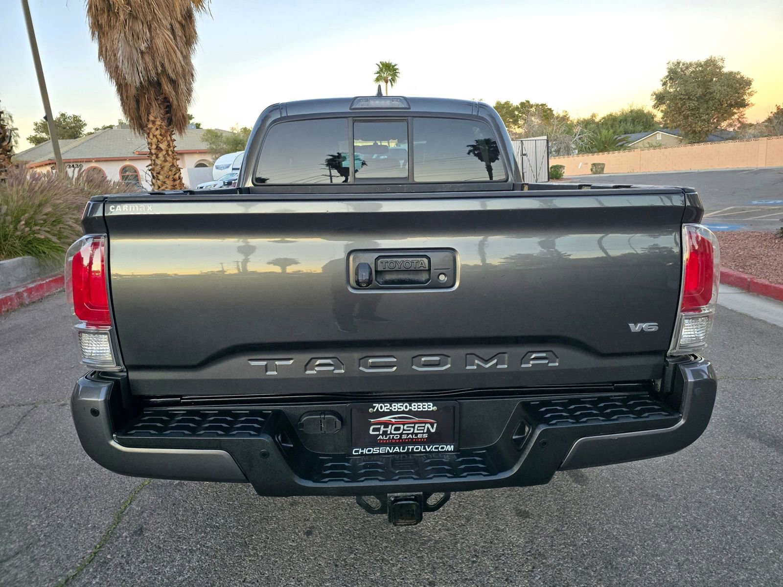 Used 2016 Toyota Tacoma Limited w/ Towing Package RWD image 6