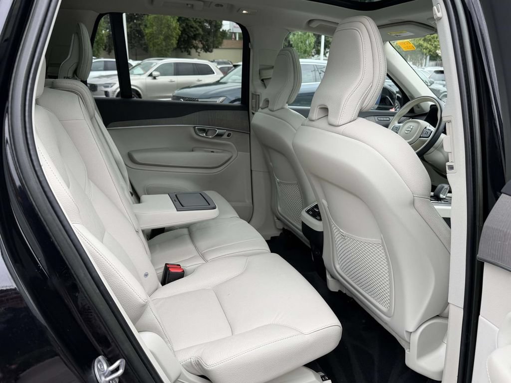 Used 2023 Volvo XC90 B6 Plus w/ Protection Package Premier AWD/4WD image 13