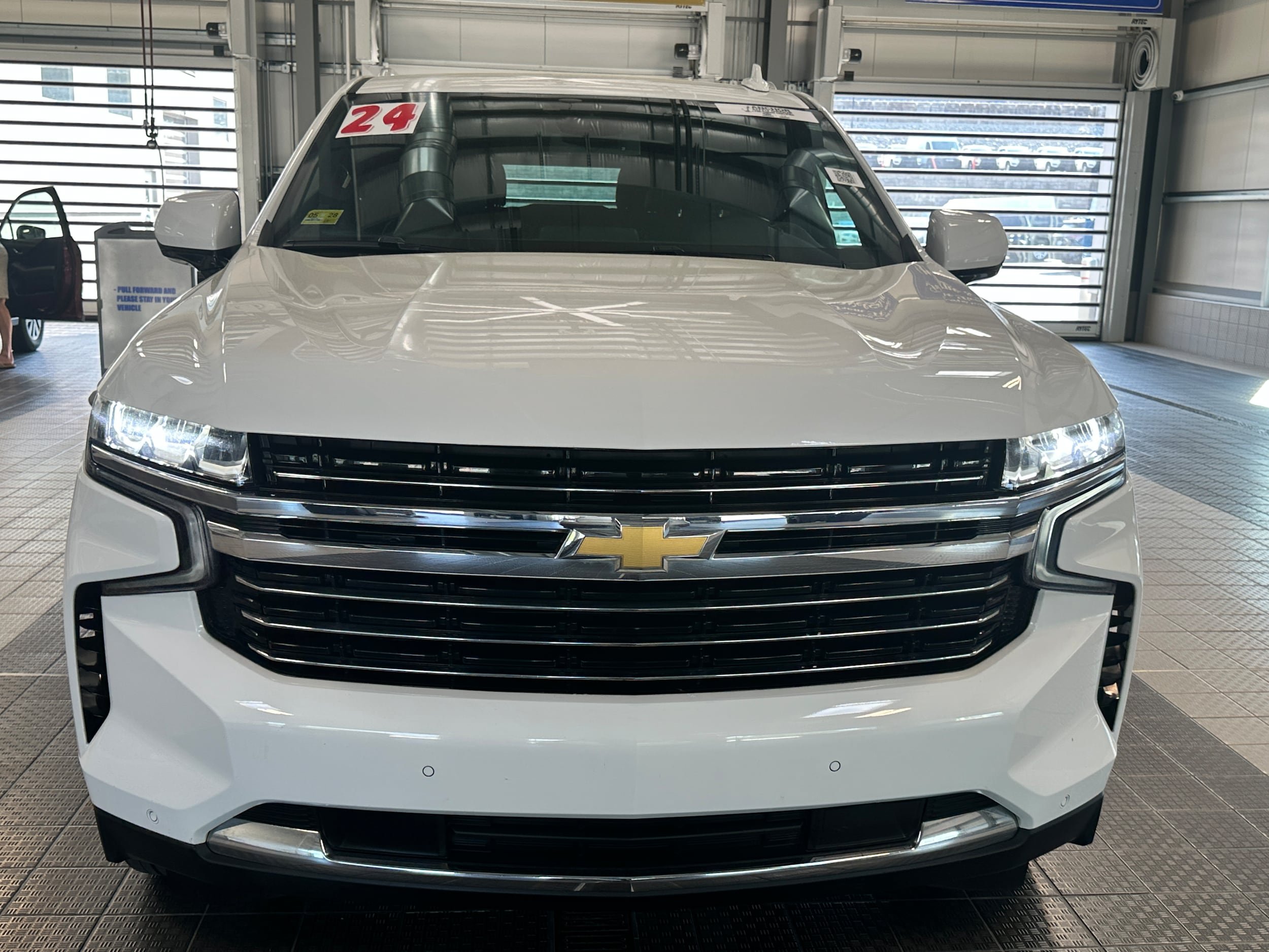 Used 2024 Chevrolet Suburban LT AWD/4WD image 3