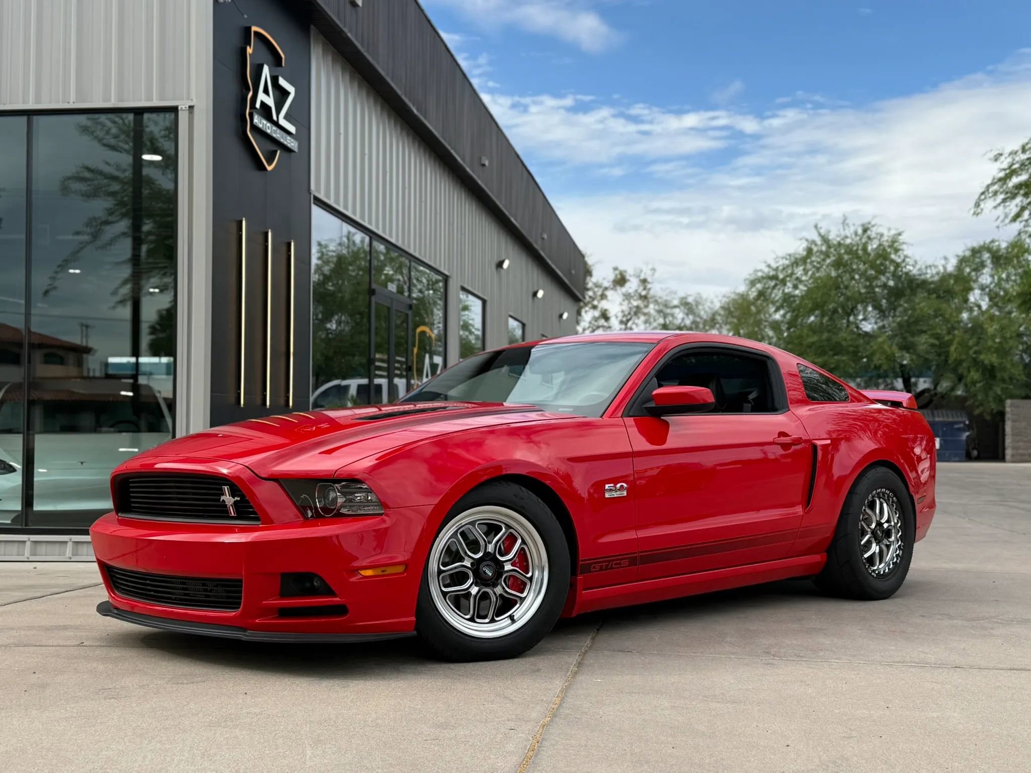 Used 2013 Ford Mustang GT Premium RWD image 2