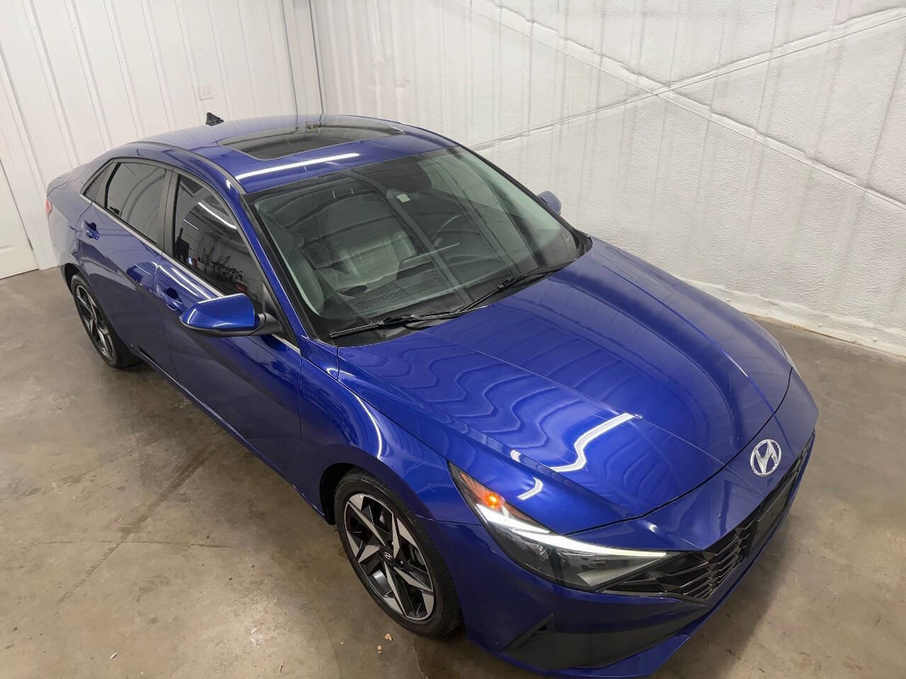 Used 2021 Hyundai Elantra Limited image 7