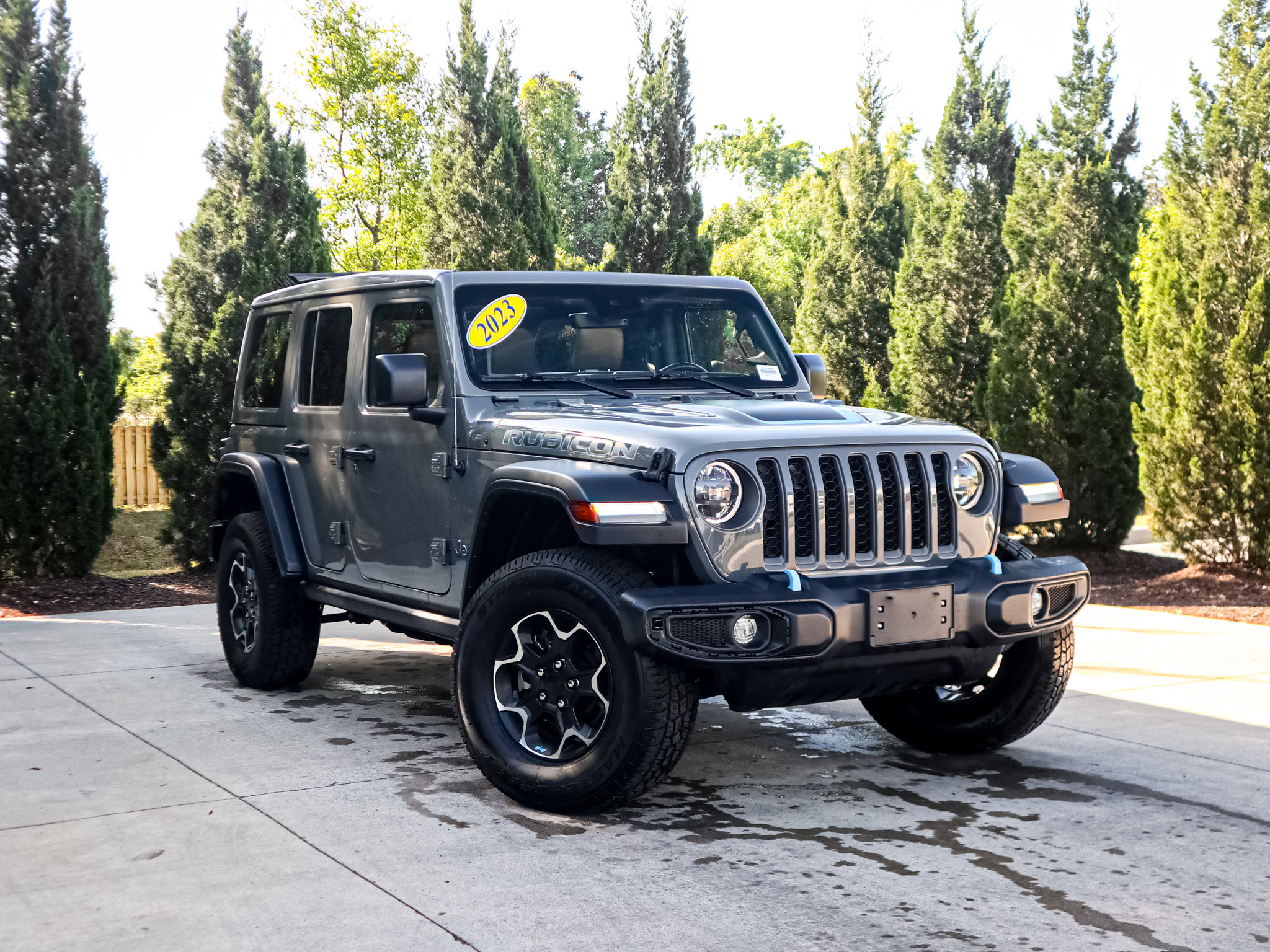 Used 2023 Jeep Wrangler Unlimited Rubicon 4xe w/ Safety Group AWD/4WD image 2