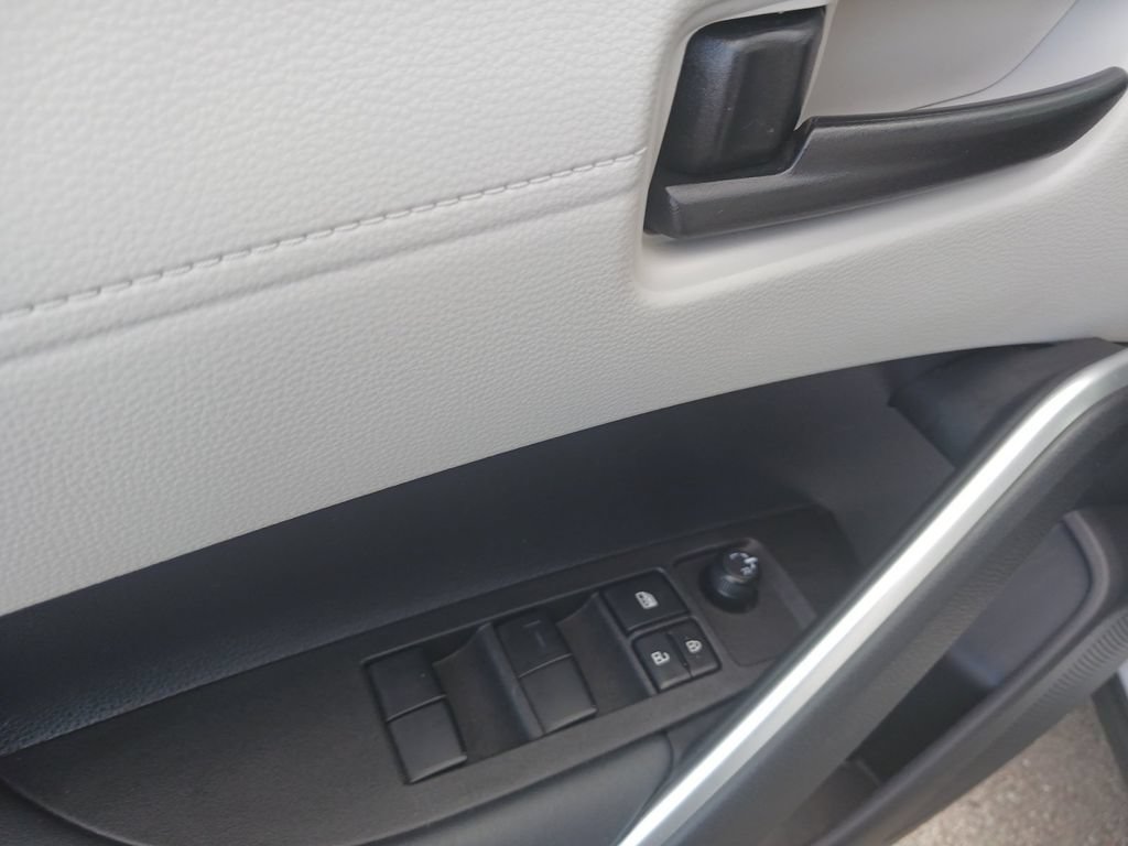 Used 2022 Toyota Corolla Cross L FWD image 29