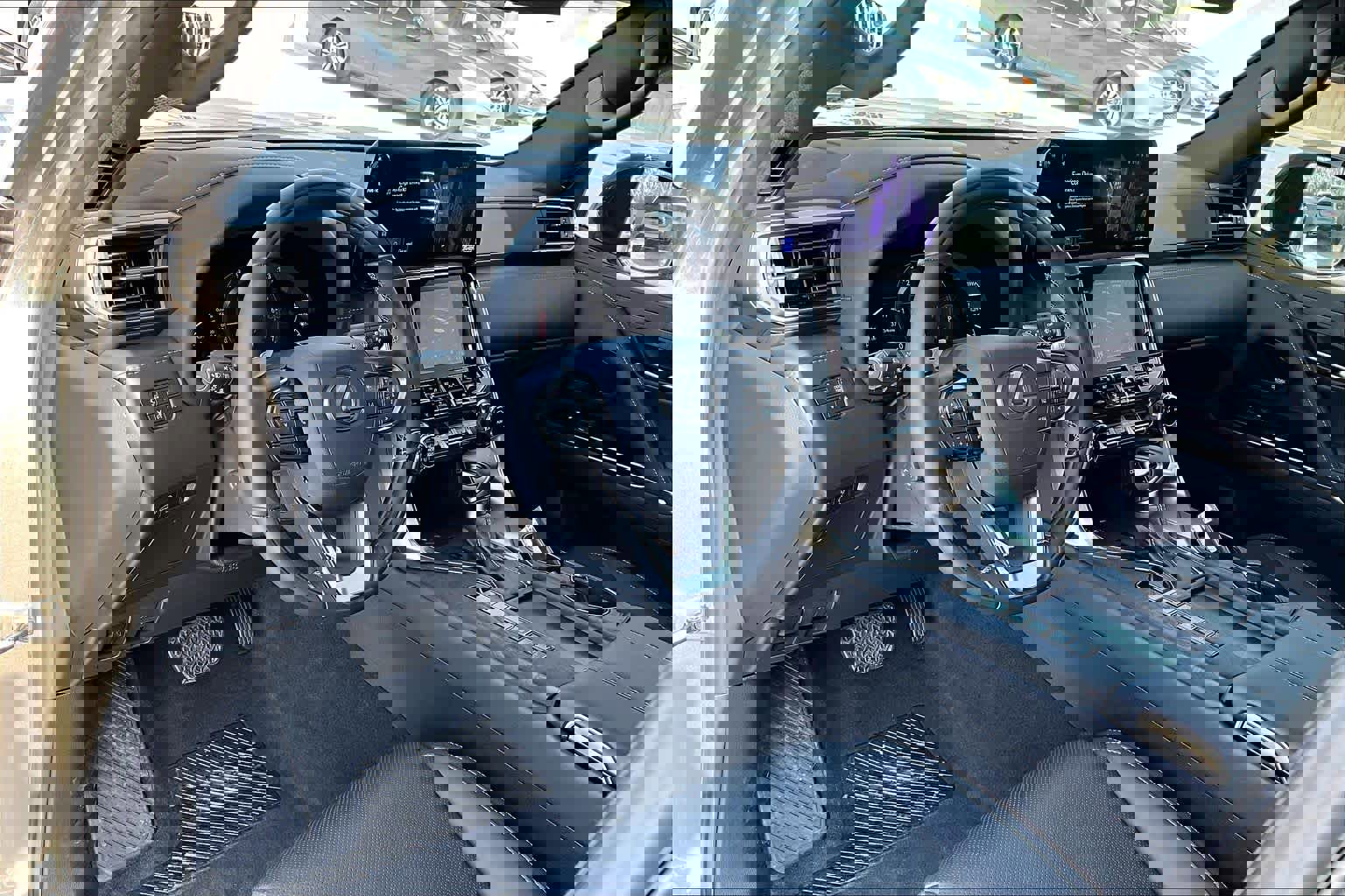 Used 2024 Lexus LX 600 4WD w/ Appearance Package image 16