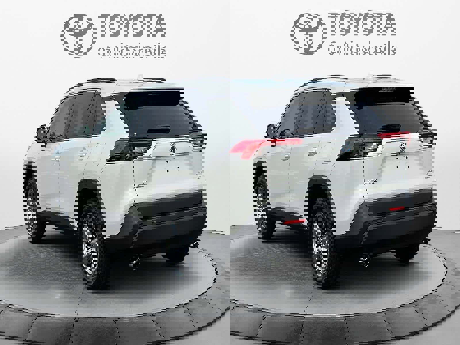 Used 2021 Toyota RAV4 XLE Premium image 4