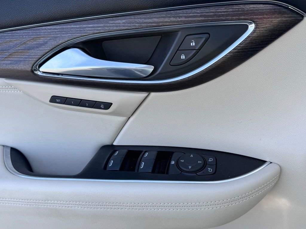 Used 2023 Buick Envision Avenir image 30