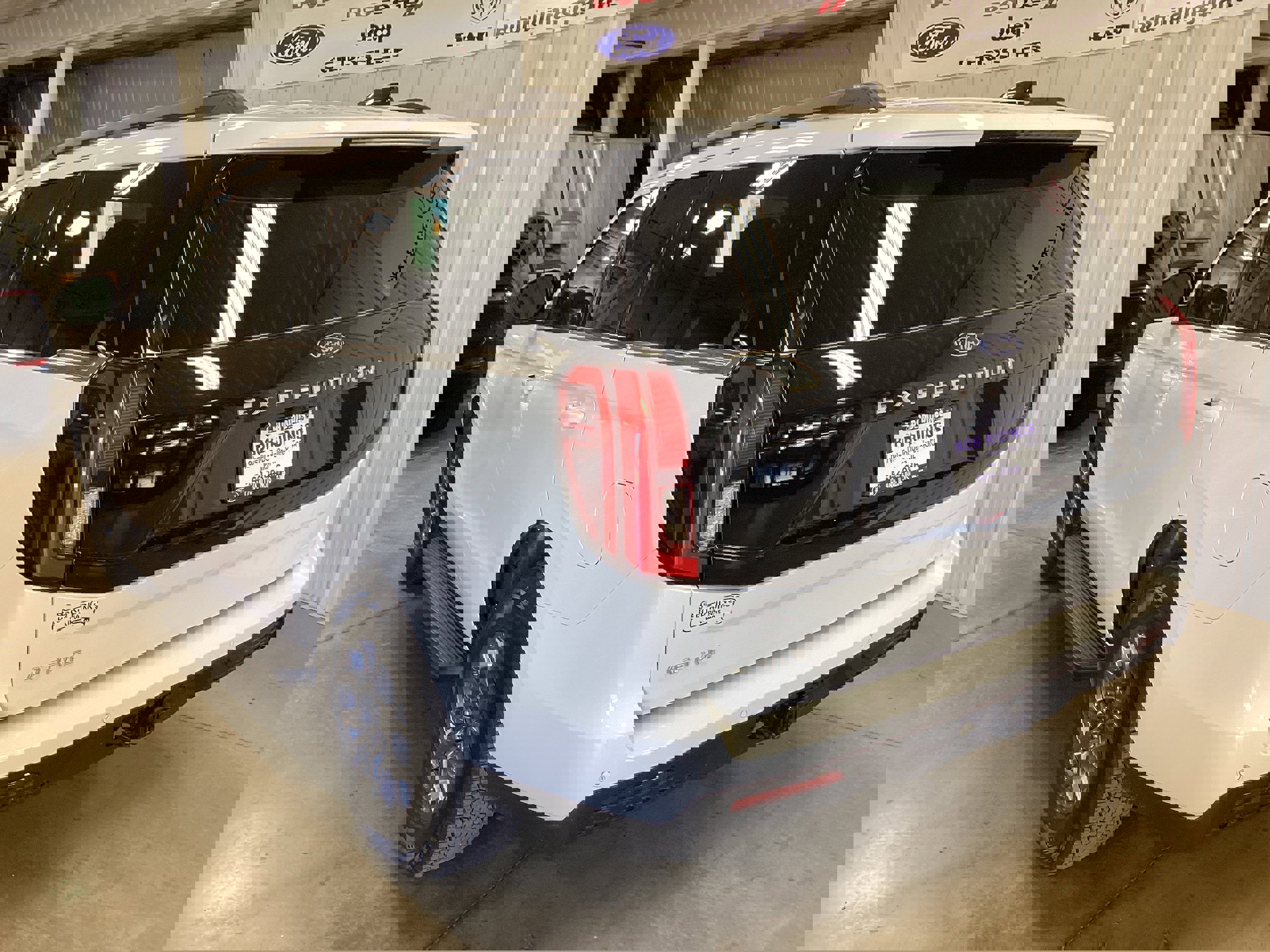 Used 2025 Ford Expedition Active image 3