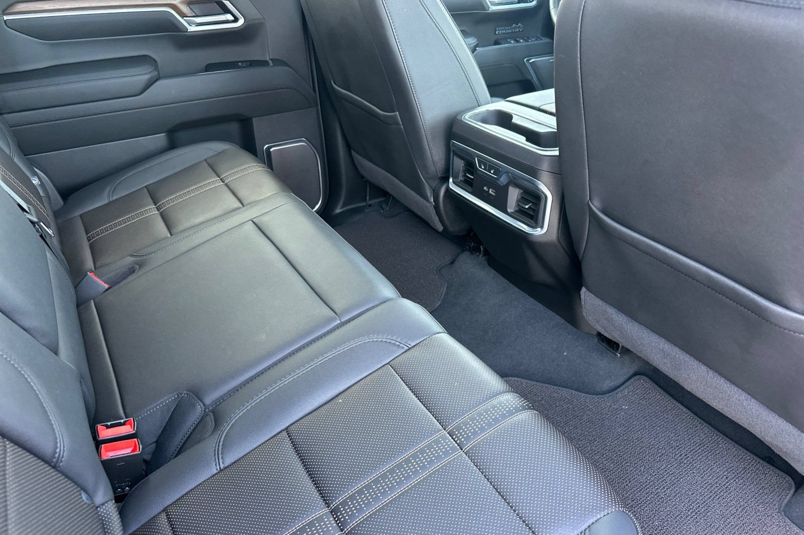 Certified 2025 Chevrolet Silverado 1500 High Country w/ Midnight Edition image 18