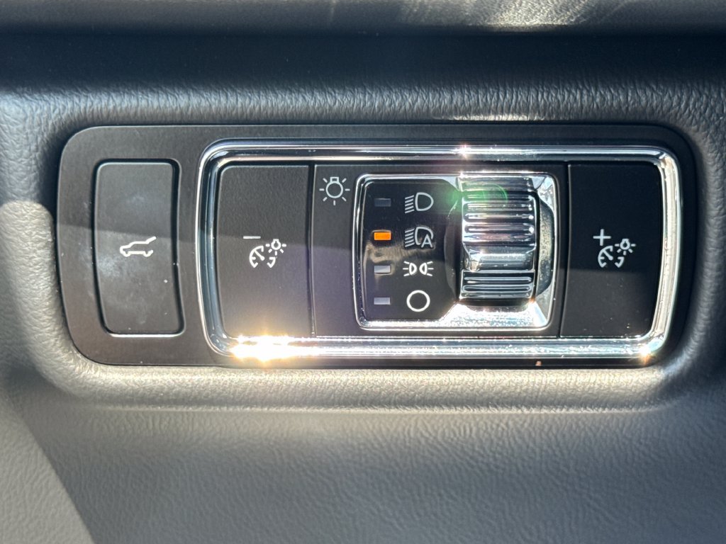 Used 2023 Lincoln Aviator AWD w/ Premium Package image 33