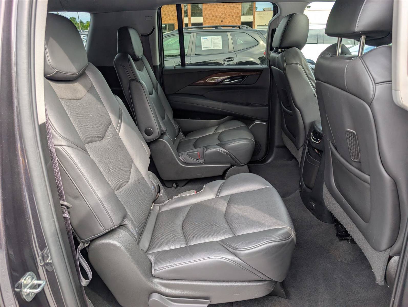 Used 2016 Cadillac Escalade ESV Premium AWD/4WD image 13