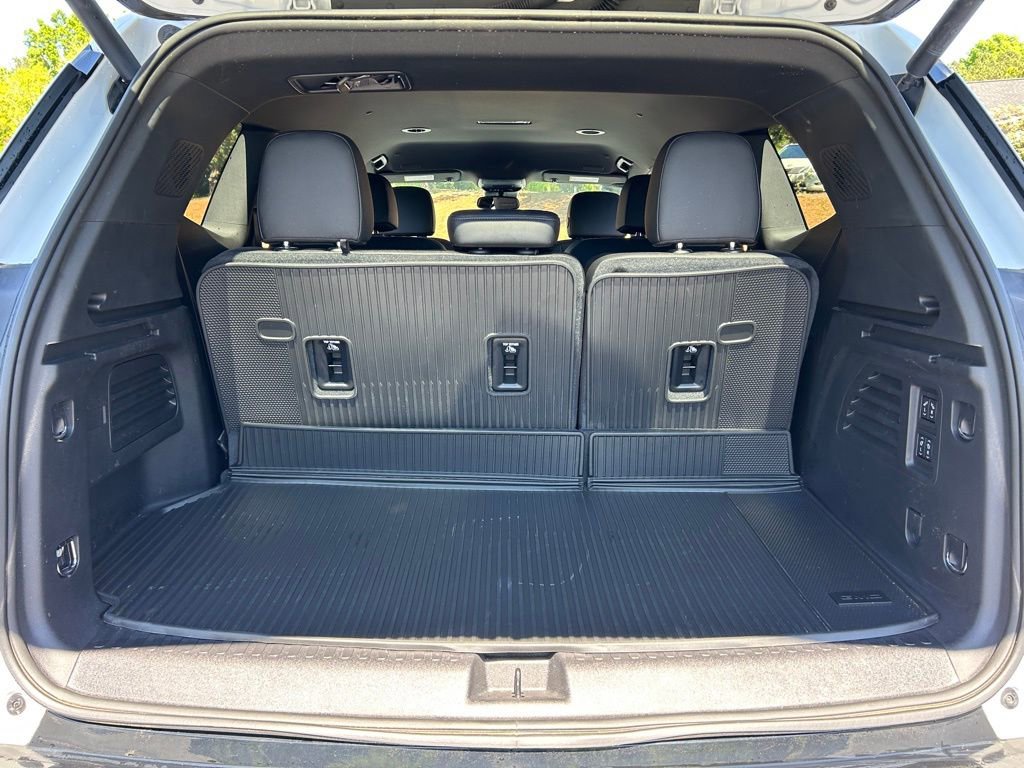 Used 2025 GMC Acadia Denali image 41