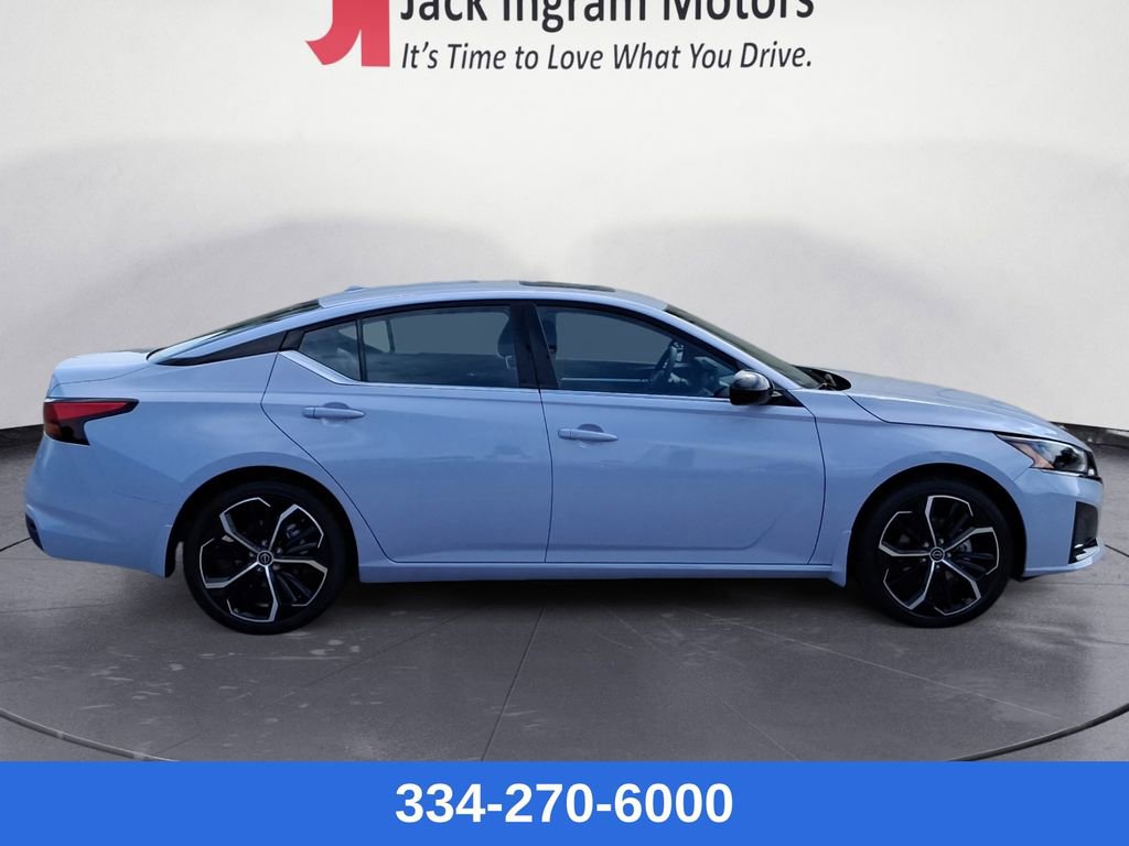New 2025 Nissan Altima 2.5 SR image 6