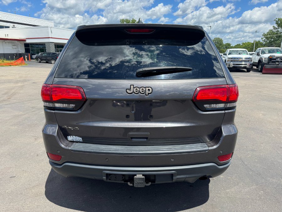 Used 2017 Jeep Grand Cherokee Laredo 75th Anniversary AWD/4WD image 4